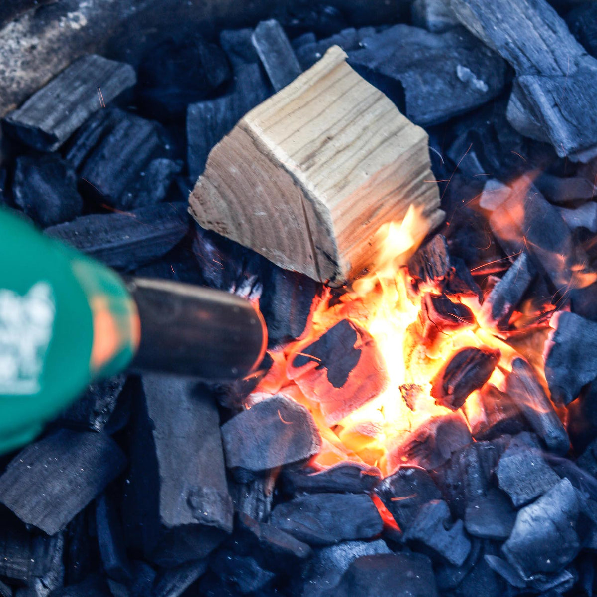 Organic Charcoal Big Green Egg